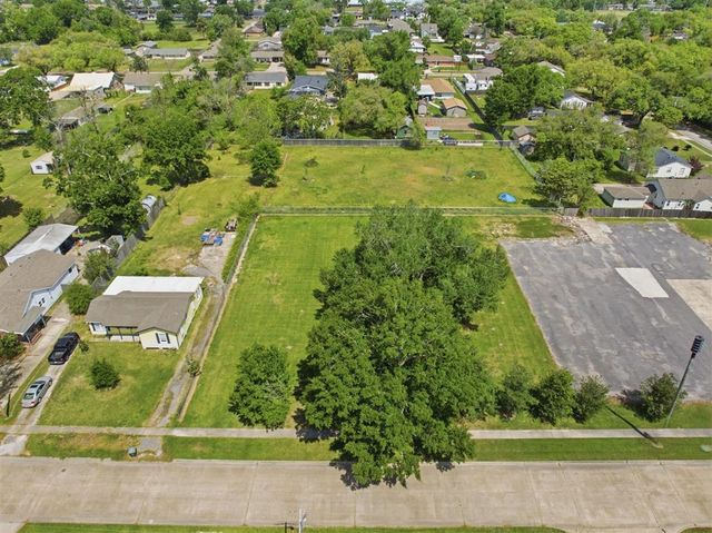 W Claude Street, Lake Charles, LA 70605