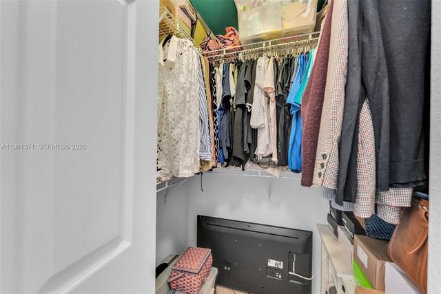 3815 Tree Top Dr, Weston, FL 33332