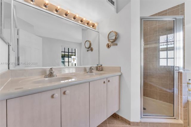 3815 Tree Top Dr, Weston, FL 33332