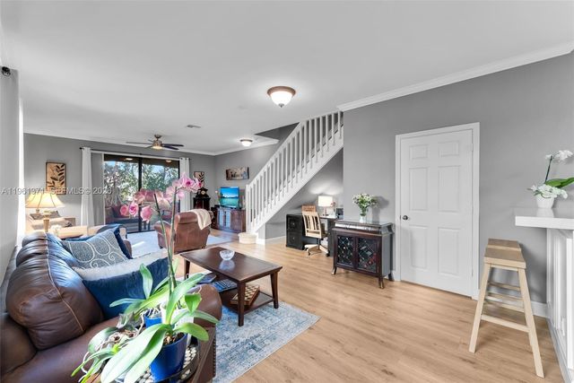 3815 Tree Top Dr, Weston, FL 33332