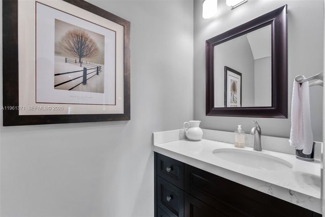 3815 Tree Top Dr, Weston, FL 33332