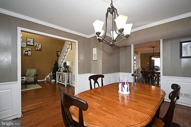 192 GREENBRIAR LN, Newtown, PA 18940