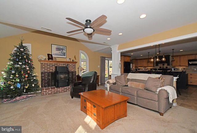 192 GREENBRIAR LN, Newtown, PA 18940