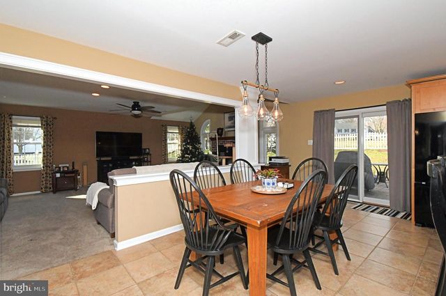 192 GREENBRIAR LN, Newtown, PA 18940