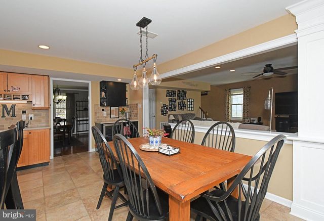 192 GREENBRIAR LN, Newtown, PA 18940