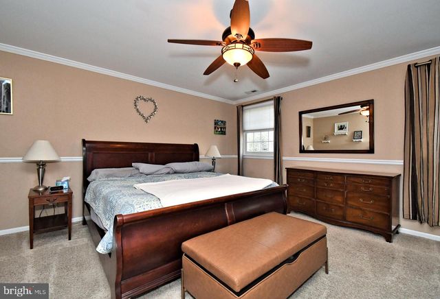 192 GREENBRIAR LN, Newtown, PA 18940