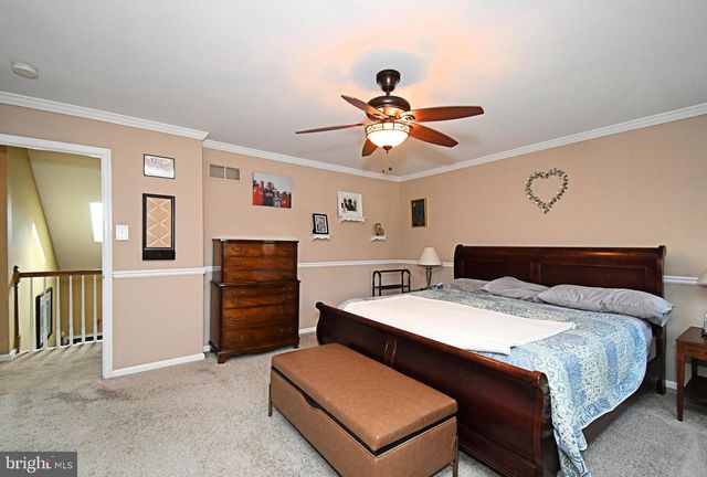 192 GREENBRIAR LN, Newtown, PA 18940