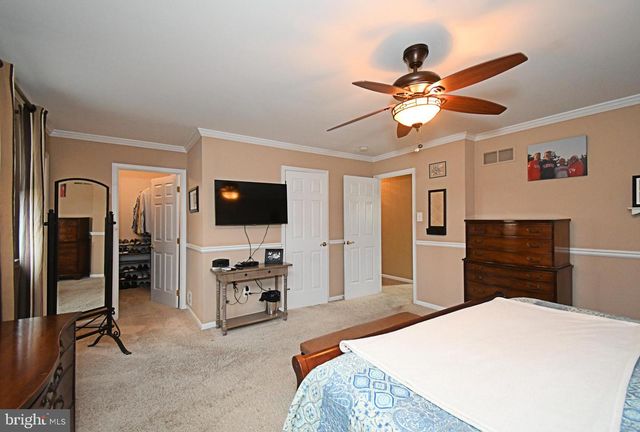 192 GREENBRIAR LN, Newtown, PA 18940