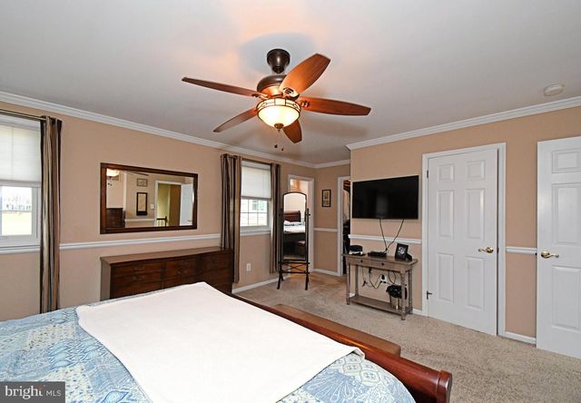 192 GREENBRIAR LN, Newtown, PA 18940