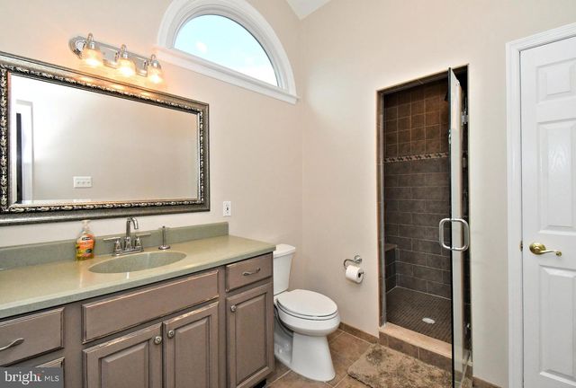 192 GREENBRIAR LN, Newtown, PA 18940