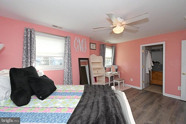 192 GREENBRIAR LN, Newtown, PA 18940