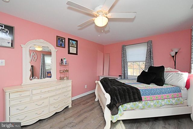 192 GREENBRIAR LN, Newtown, PA 18940