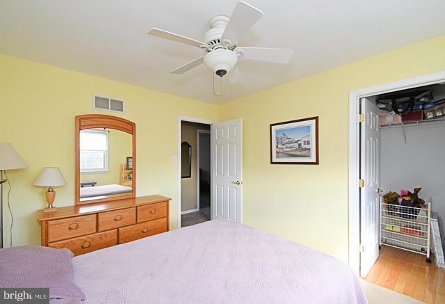 192 GREENBRIAR LN, Newtown, PA 18940