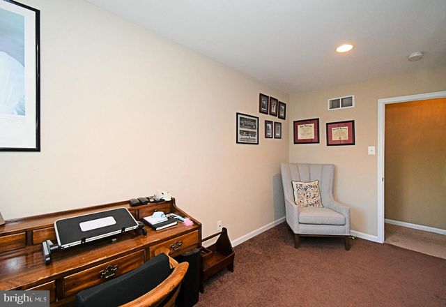 192 GREENBRIAR LN, Newtown, PA 18940