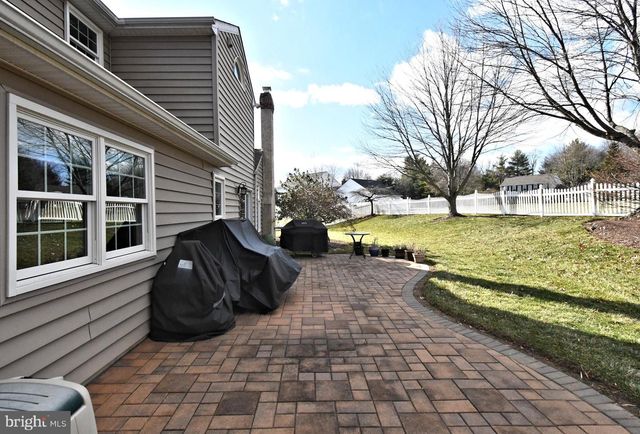 192 GREENBRIAR LN, Newtown, PA 18940