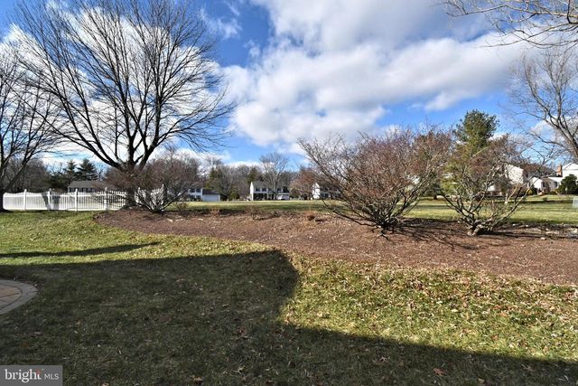 192 GREENBRIAR LN, Newtown, PA 18940