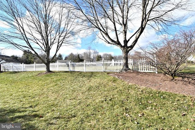 192 GREENBRIAR LN, Newtown, PA 18940