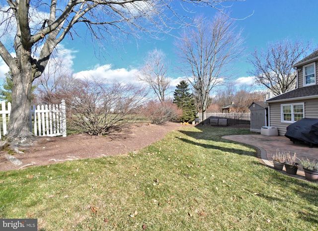 192 GREENBRIAR LN, Newtown, PA 18940