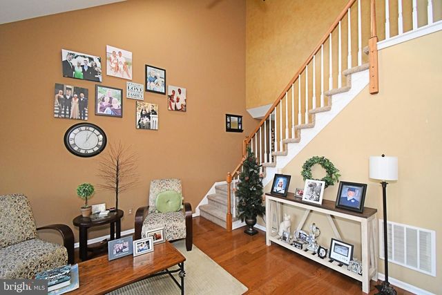 192 GREENBRIAR LN, Newtown, PA 18940