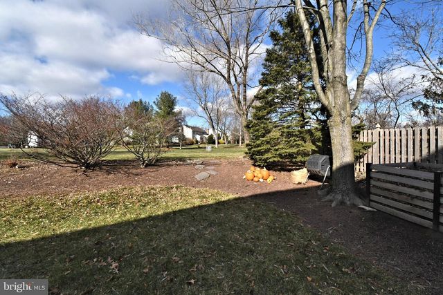 192 GREENBRIAR LN, Newtown, PA 18940