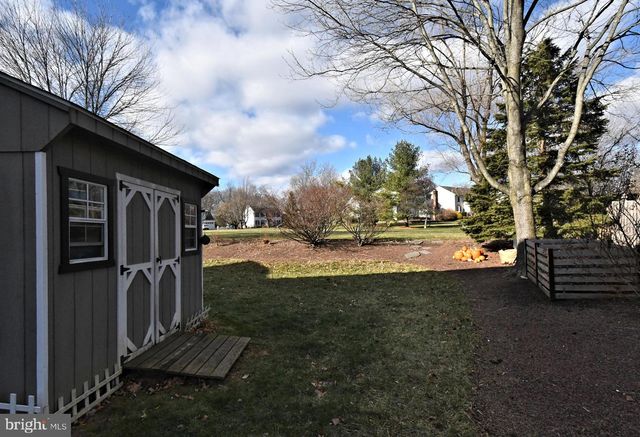 192 GREENBRIAR LN, Newtown, PA 18940