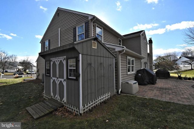 192 GREENBRIAR LN, Newtown, PA 18940