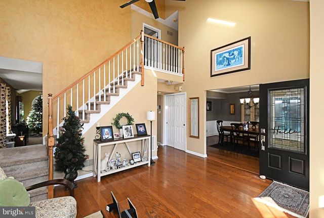 192 GREENBRIAR LN, Newtown, PA 18940