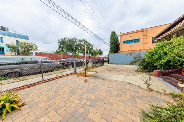 1127 N Normandie, Los Angeles, CA 90029