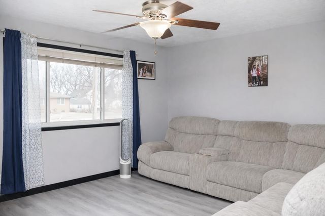 1307 NEPTUNE Drive, Carter Lake, IA 51510