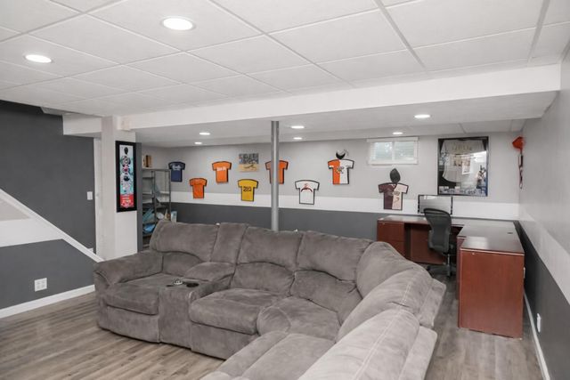 1307 NEPTUNE Drive, Carter Lake, IA 51510