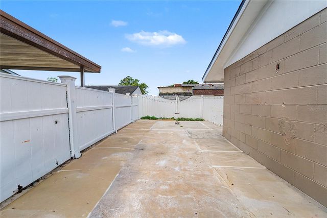 8304 DASA PLACE, Tampa, FL 33615