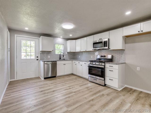 513 N J Street, Eufaula, OK 74432