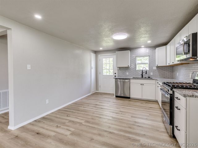513 N J Street, Eufaula, OK 74432