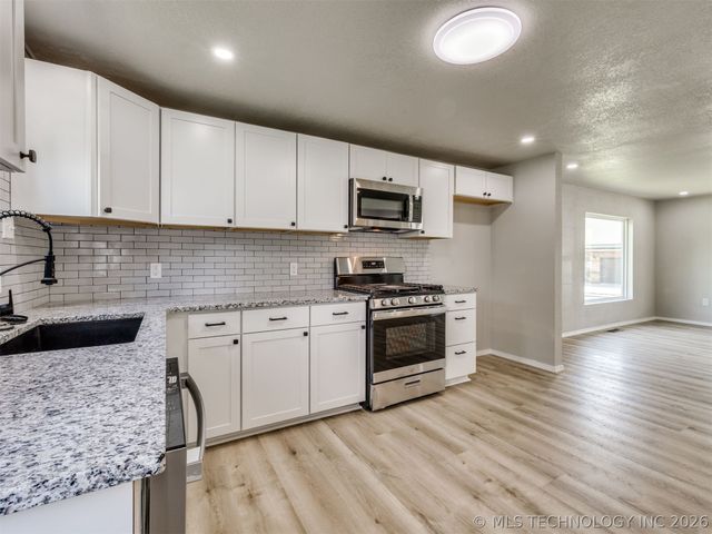 513 N J Street, Eufaula, OK 74432