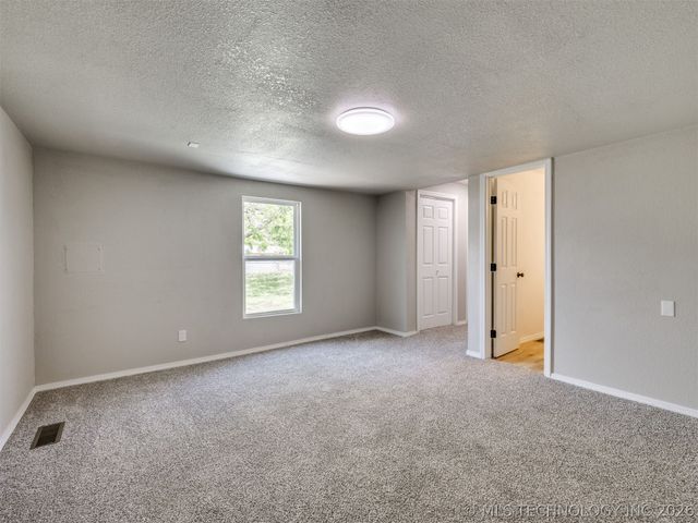 513 N J Street, Eufaula, OK 74432