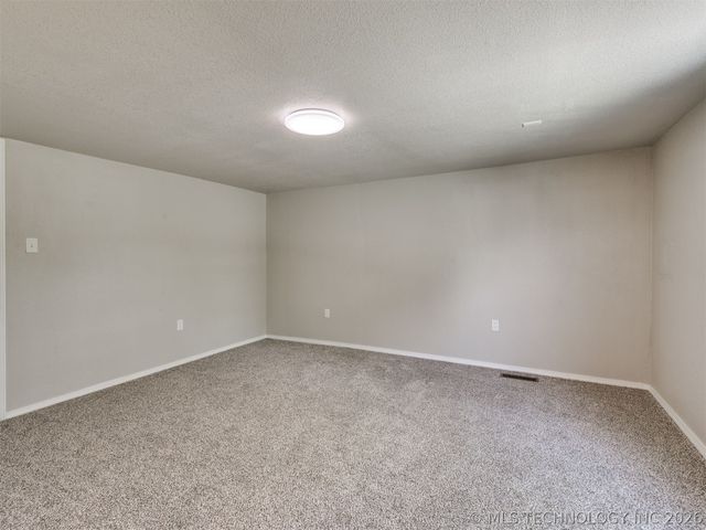 513 N J Street, Eufaula, OK 74432