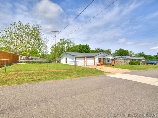 513 N J Street, Eufaula, OK 74432