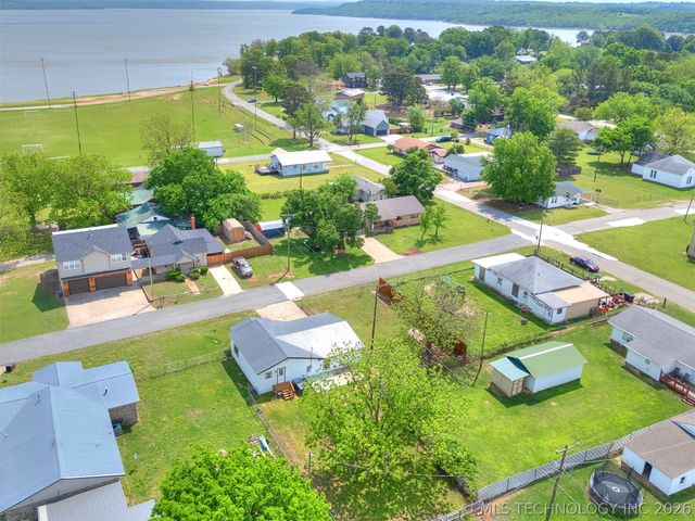 513 N J Street, Eufaula, OK 74432