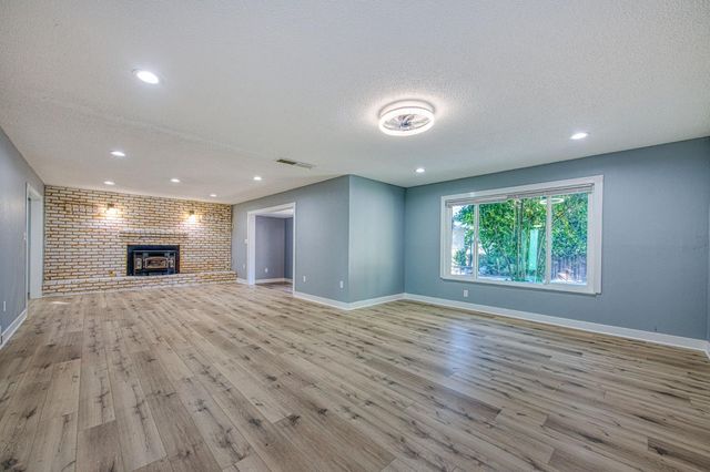 5435 N Bond Street, Fresno, CA 93710