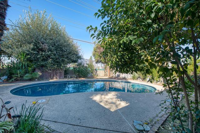 5435 N Bond Street, Fresno, CA 93710