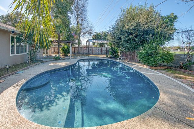 5435 N Bond Street, Fresno, CA 93710