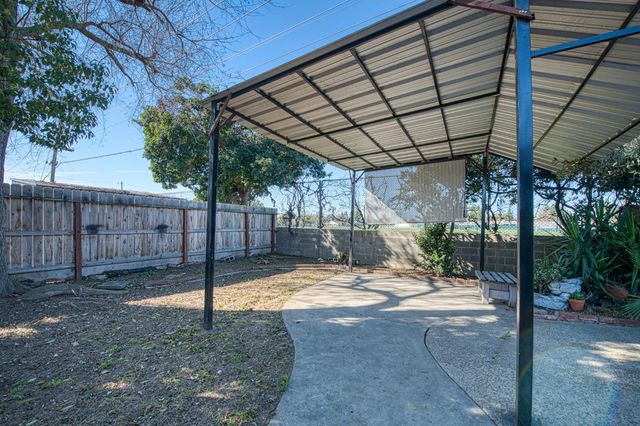 5435 N Bond Street, Fresno, CA 93710