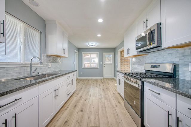 5435 N Bond Street, Fresno, CA 93710