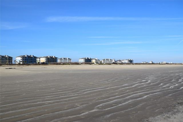26570 Bay Water Drive 302, Galveston, TX 77554
