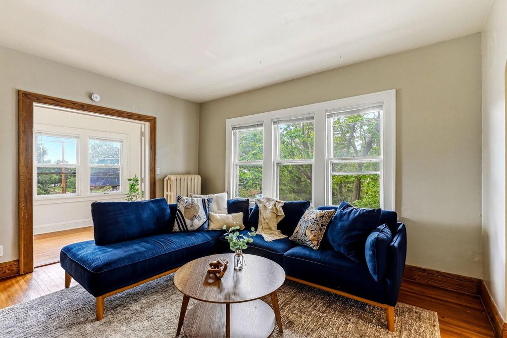 256 Russell Avenue S, Minneapolis, MN 55405 — photo 2