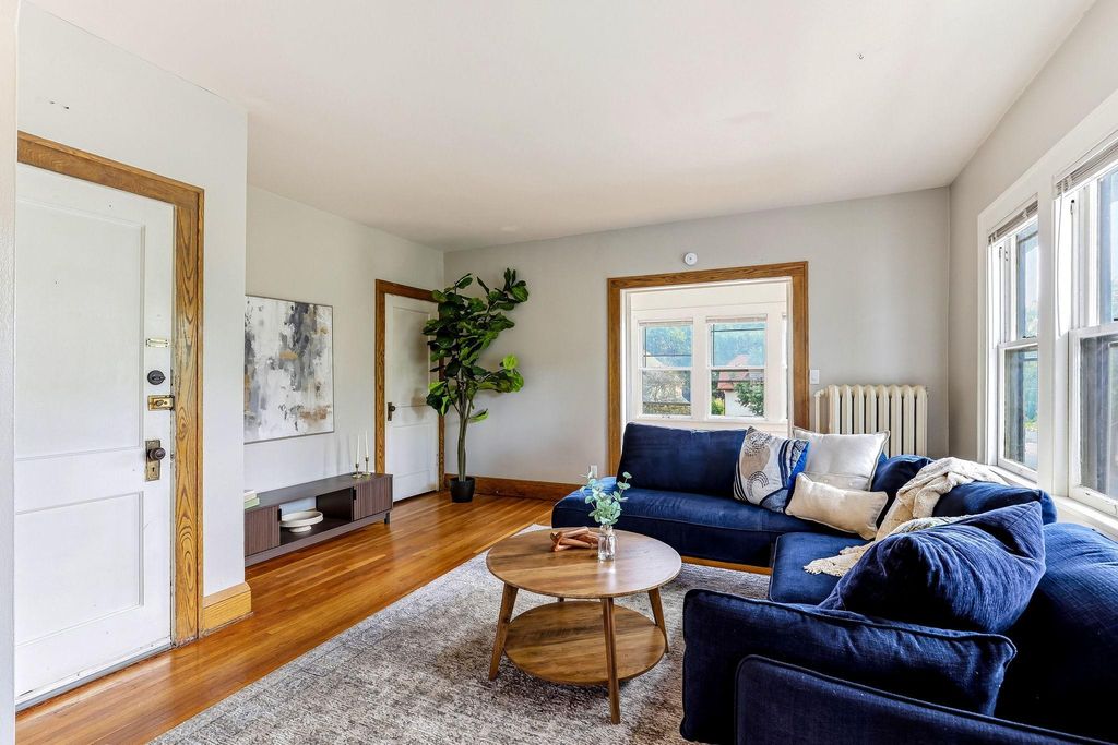256 Russell Avenue S, Minneapolis, MN 55405 — photo 4