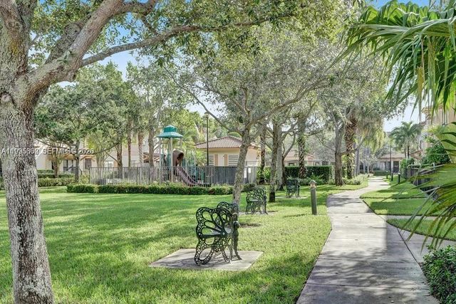 4749 N Grand Cypress Cir N, Coconut Creek, FL 33073