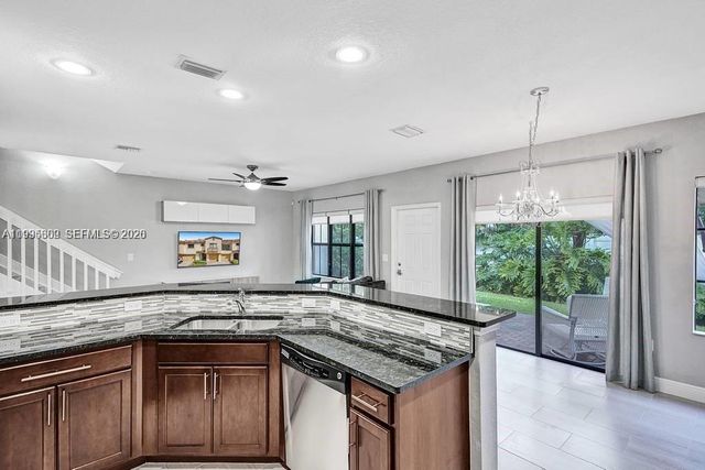 4749 N Grand Cypress Cir N, Coconut Creek, FL 33073
