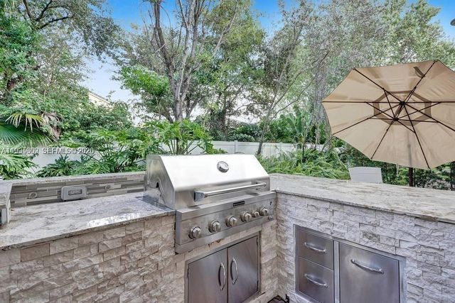 4749 N Grand Cypress Cir N, Coconut Creek, FL 33073
