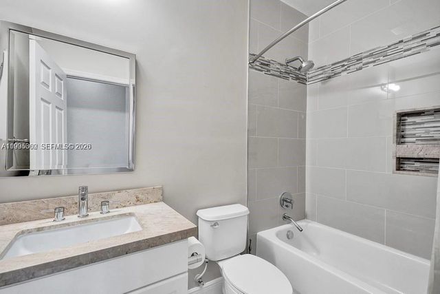 4749 N Grand Cypress Cir N, Coconut Creek, FL 33073